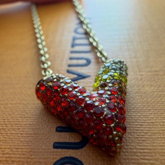 Louis Vuitton RARE!❤️ Necklace